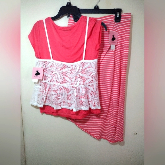 Red and White Lace Top with Striped Skirt - Picture 2 of 6